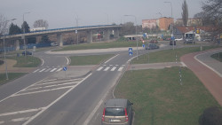 Křižovatka ulic Velká Dlážka a Polní