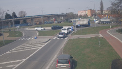 Křižovatka ulic Velká Dlážka a Polní