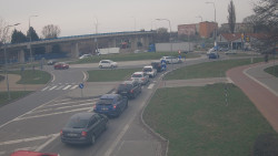 Křižovatka ulic Velká Dlážka a Polní