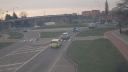 Křižovatka ulic Velká Dlážka a Polní