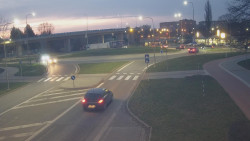 Křižovatka ulic Velká Dlážka a Polní