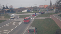 Křižovatka ulic Velká Dlážka a Polní