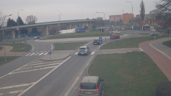 Křižovatka ulic Velká Dlážka a Polní