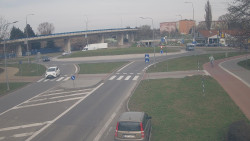 Křižovatka ulic Velká Dlážka a Polní