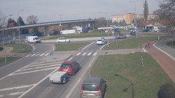 Křižovatka ulic Velká Dlážka a Polní