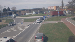 Křižovatka ulic Velká Dlážka a Polní