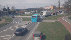 Křižovatka ulic Velká Dlážka a Polní