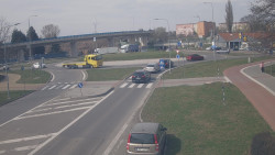 Křižovatka ulic Velká Dlážka a Polní