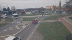 Křižovatka ulic Velká Dlážka a Polní