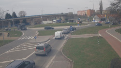 Křižovatka ulic Velká Dlážka a Polní