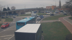 Křižovatka ulic Velká Dlážka a Polní