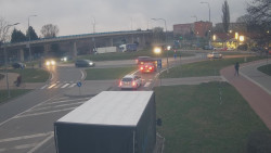 Křižovatka ulic Velká Dlážka a Polní