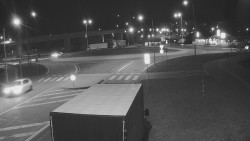 Křižovatka ulic Velká Dlážka a Polní