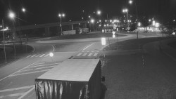 Křižovatka ulic Velká Dlážka a Polní