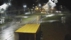 Křižovatka ulic Velká Dlážka a Polní