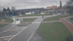 Křižovatka ulic Velká Dlážka a Polní