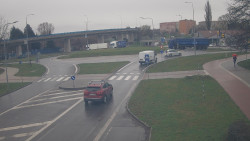 Křižovatka ulic Velká Dlážka a Polní