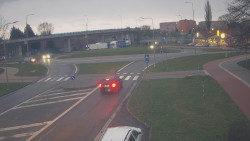 Křižovatka ulic Velká Dlážka a Polní