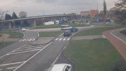 Křižovatka ulic Velká Dlážka a Polní