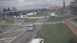 Křižovatka ulic Velká Dlážka a Polní