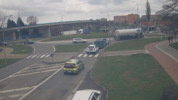 Křižovatka ulic Velká Dlážka a Polní