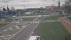 Křižovatka ulic Velká Dlážka a Polní