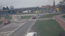 Křižovatka ulic Velká Dlážka a Polní