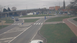 Křižovatka ulic Velká Dlážka a Polní