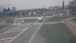 Křižovatka ulic Velká Dlážka a Polní