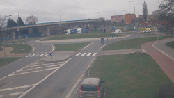 Křižovatka ulic Velká Dlážka a Polní