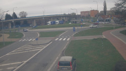 Křižovatka ulic Velká Dlážka a Polní