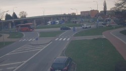 Křižovatka ulic Velká Dlážka a Polní