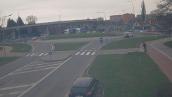 Křižovatka ulic Velká Dlážka a Polní