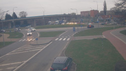 Křižovatka ulic Velká Dlážka a Polní