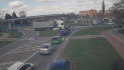 Křižovatka ulic Velká Dlážka a Polní