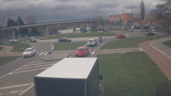 Křižovatka ulic Velká Dlážka a Polní