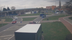 Křižovatka ulic Velká Dlážka a Polní