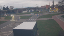 Křižovatka ulic Velká Dlážka a Polní