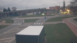 Křižovatka ulic Velká Dlážka a Polní