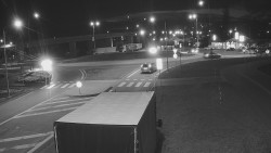 Křižovatka ulic Velká Dlážka a Polní