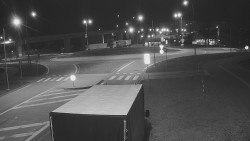 Křižovatka ulic Velká Dlážka a Polní