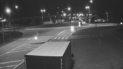 Křižovatka ulic Velká Dlážka a Polní