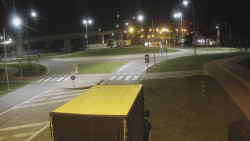 Křižovatka ulic Velká Dlážka a Polní