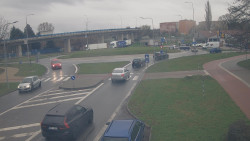 Křižovatka ulic Velká Dlážka a Polní