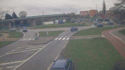 Křižovatka ulic Velká Dlážka a Polní