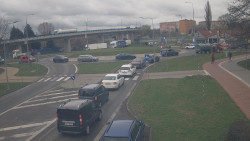 Křižovatka ulic Velká Dlážka a Polní