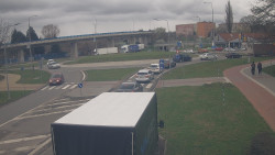 Křižovatka ulic Velká Dlážka a Polní