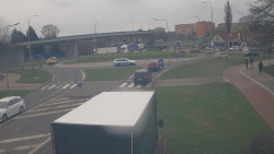 Křižovatka ulic Velká Dlážka a Polní