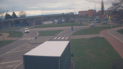 Křižovatka ulic Velká Dlážka a Polní