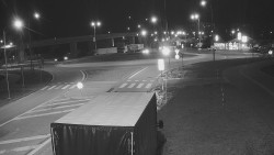 Křižovatka ulic Velká Dlážka a Polní